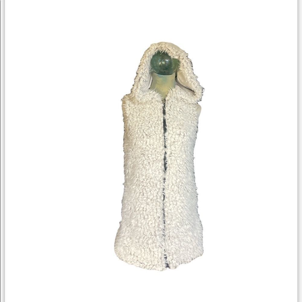 Love token faux fur long vest S (5115) NWT